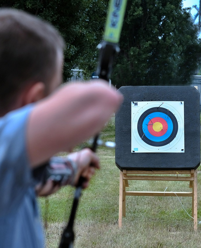 ターゲット設計の基本から市場分析、ペルソナ設計までの手法と実践例