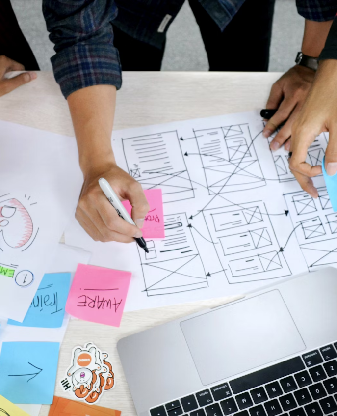 UX設計の基本から成功事例まで、実践に役立つ知識や手法をわかりやすく解説します。ビジネス改善にも最適です。